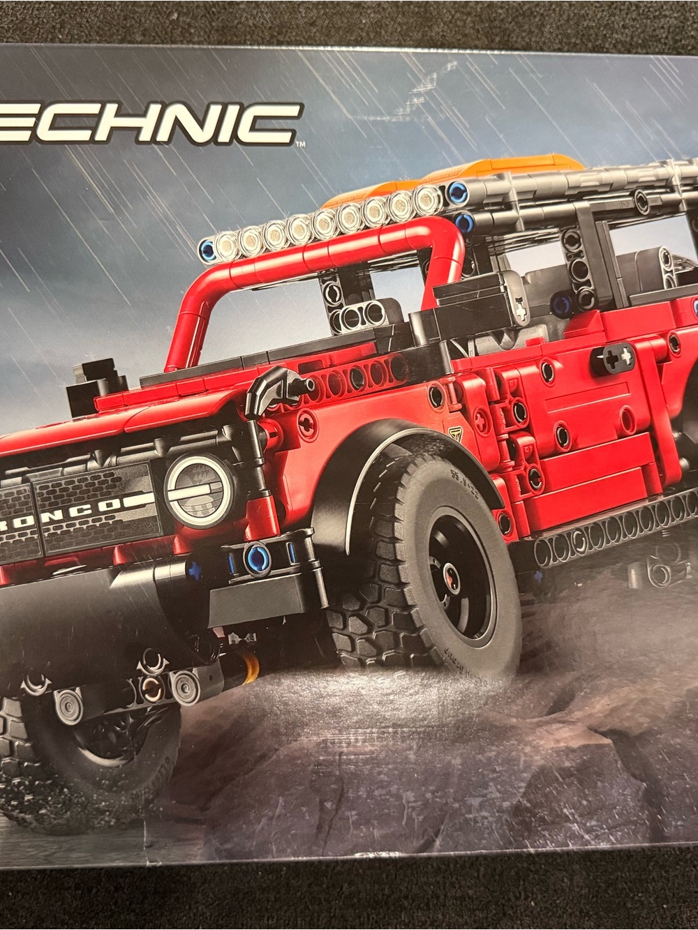 Technics Red and Black Off-Road SUV Building Set